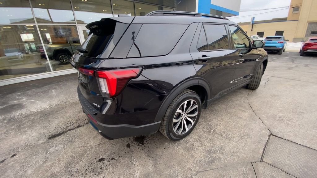 2025 Ford Explorer ST-Line