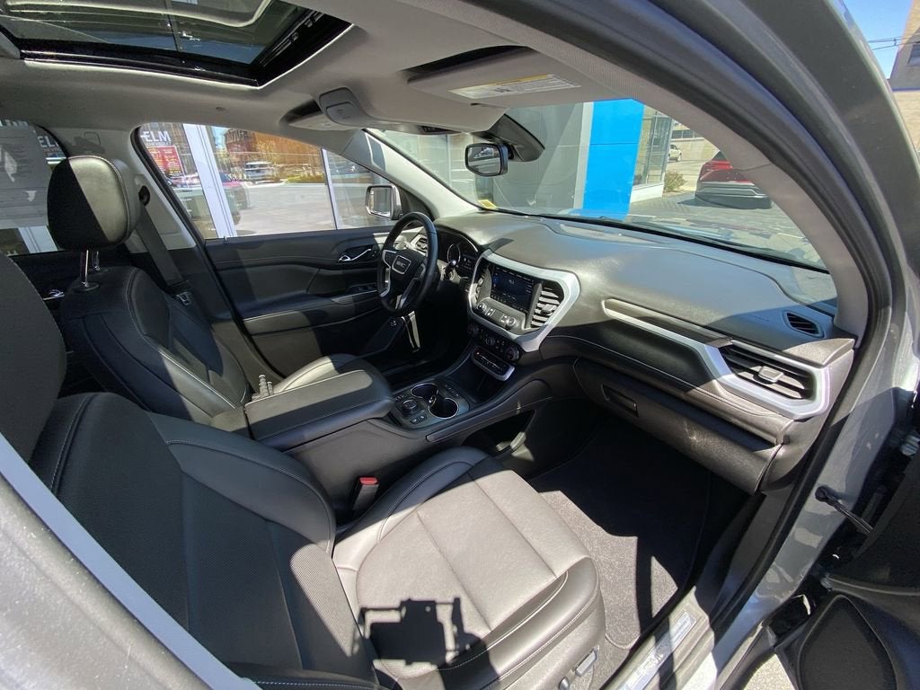 2023 GMC Acadia SLT