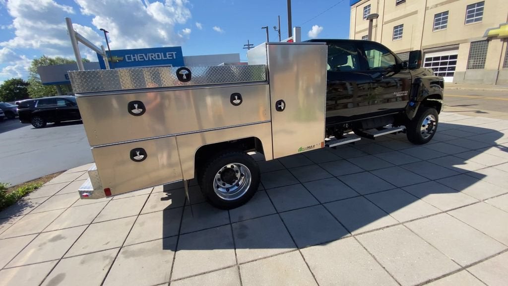 2024 Chevrolet Silverado 5500 HD LT