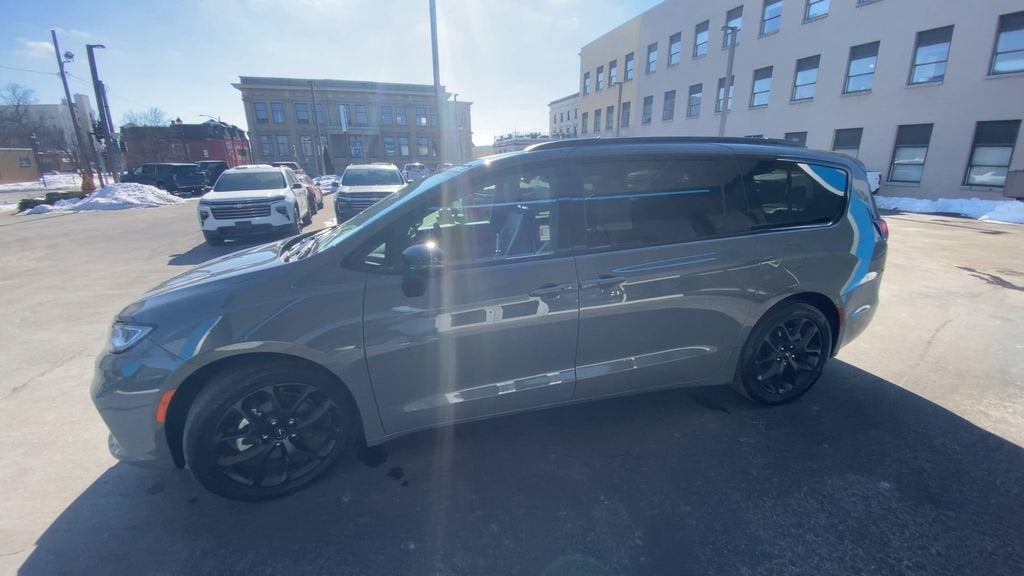 2025 Chrysler Pacifica Limited