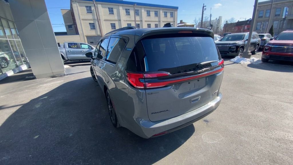 2025 Chrysler Pacifica Limited