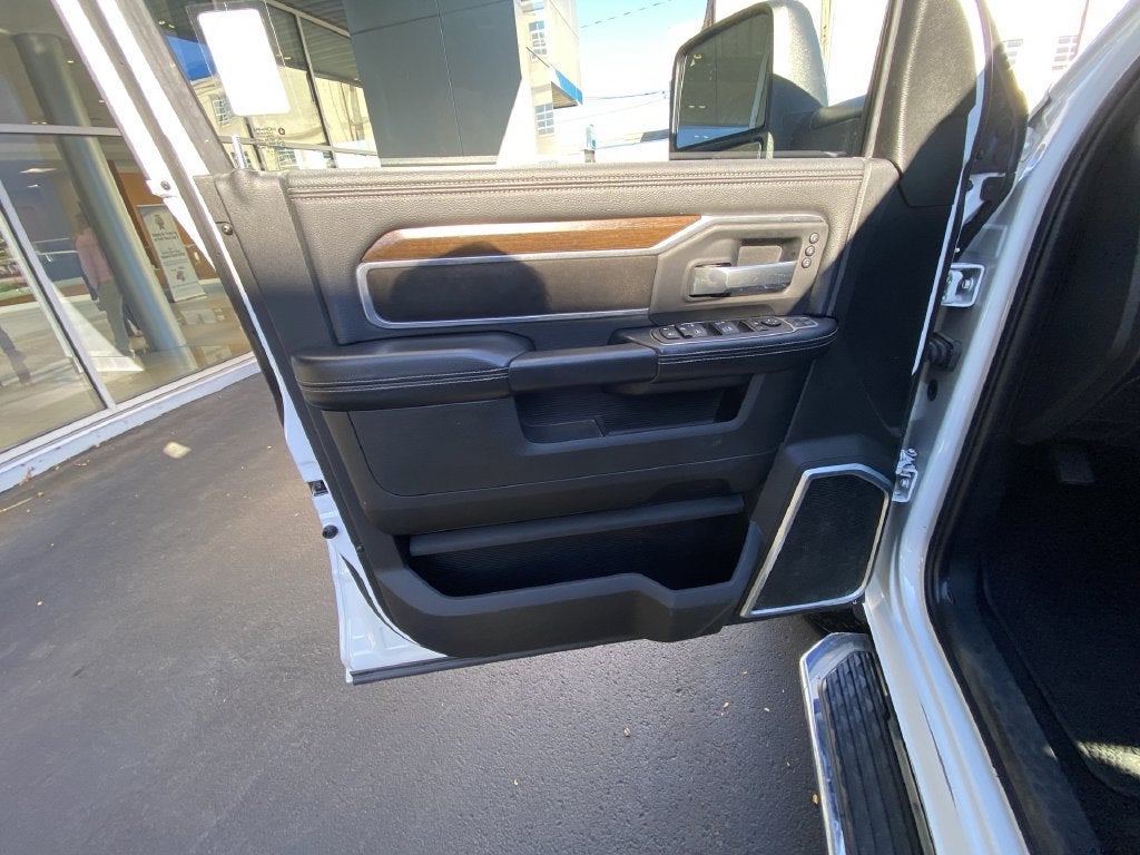 2023 RAM 2500 Laramie Crew Cab 4x4 6'4" Box