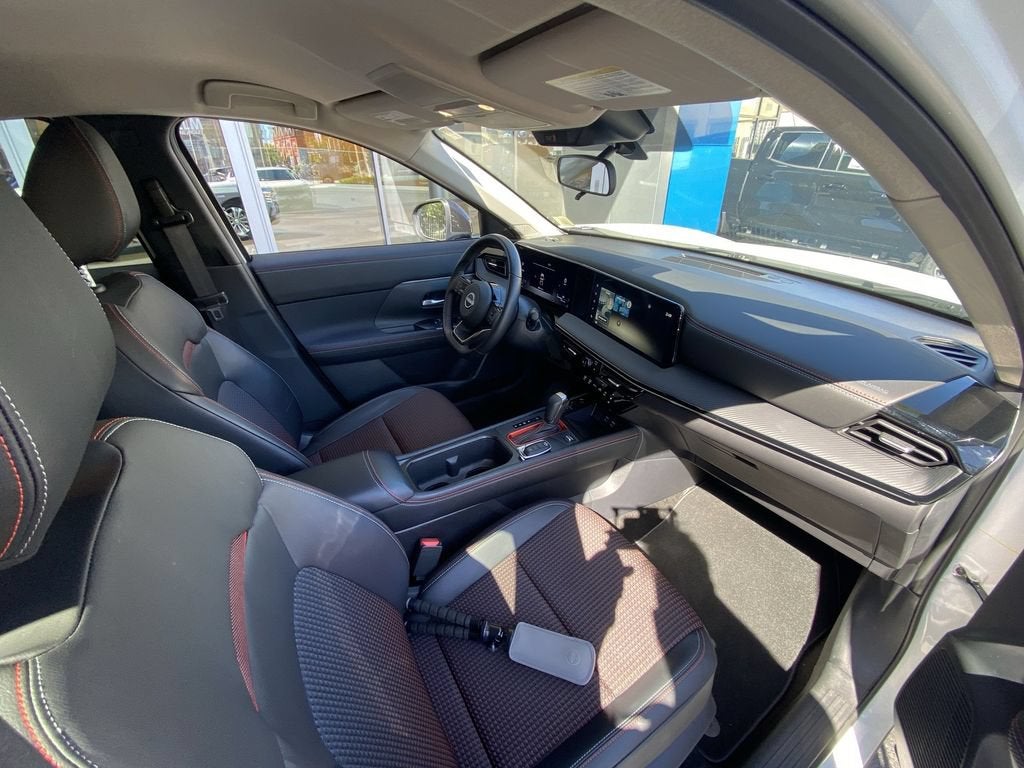 2025 Nissan Kicks SR Intelligent AWD