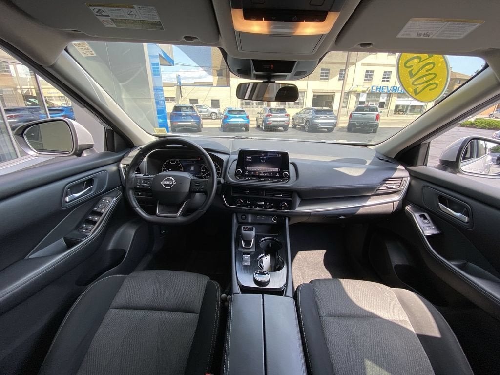 2025 Nissan Rogue SV