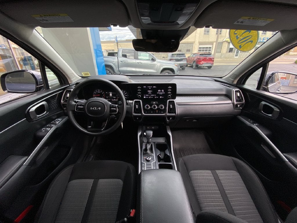 2023 Kia Sorento LX