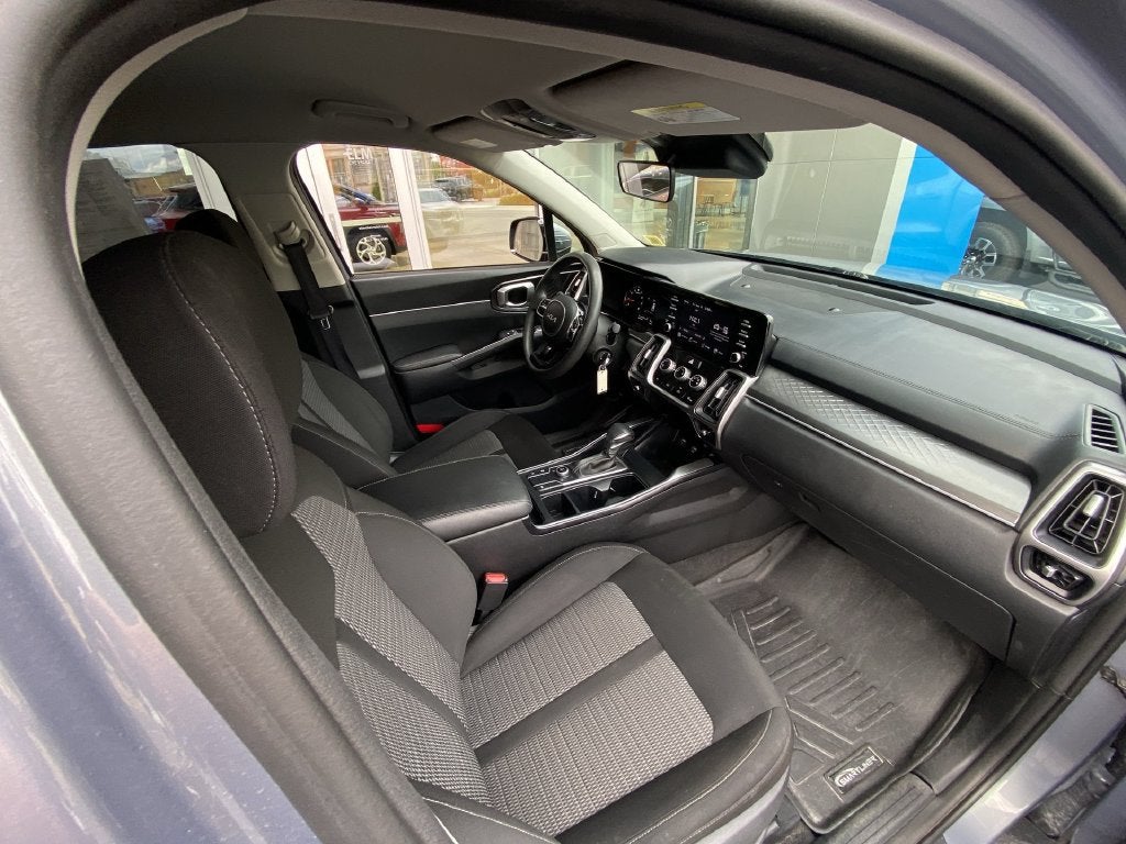2023 Kia Sorento LX