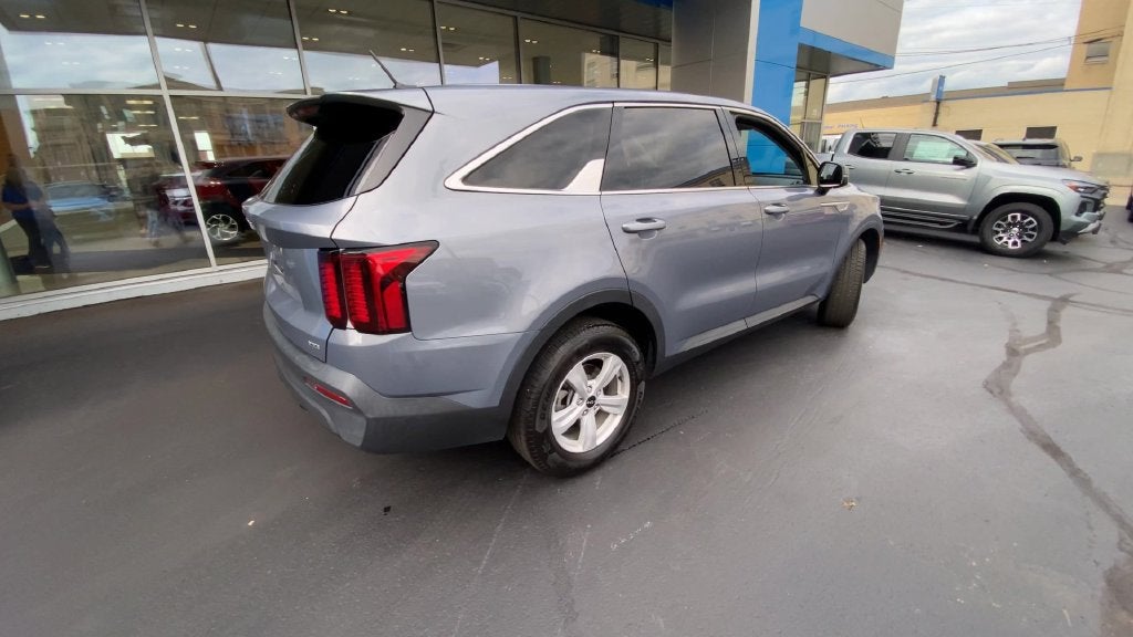 2023 Kia Sorento LX