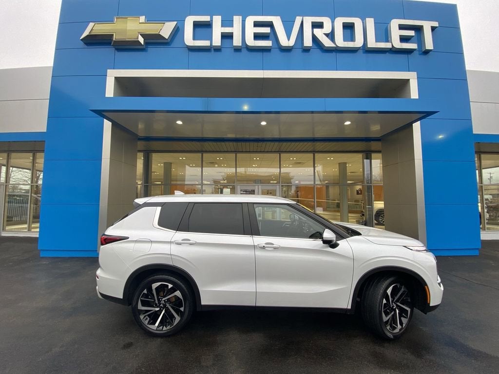 2024 Mitsubishi Outlander SE