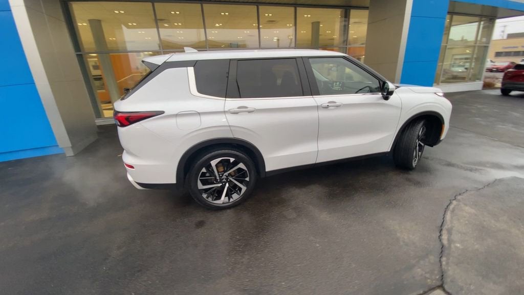 2024 Mitsubishi Outlander SE