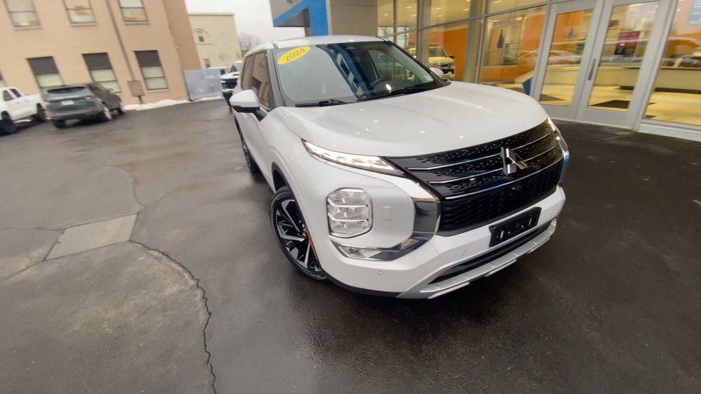 2024 Mitsubishi Outlander SE