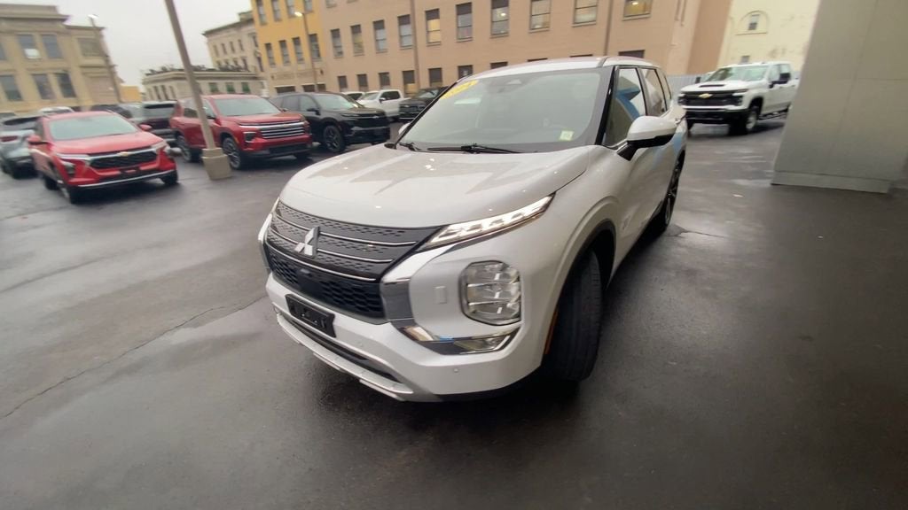 2024 Mitsubishi Outlander SE