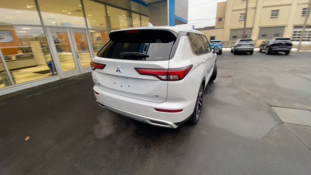 2024 Mitsubishi Outlander SE