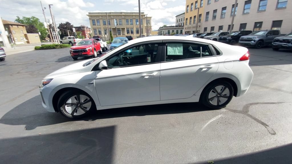 2017 Hyundai Ioniq Hybrid Blue